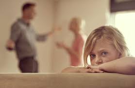 الآثار السيئة للطلاق على الأطفال 