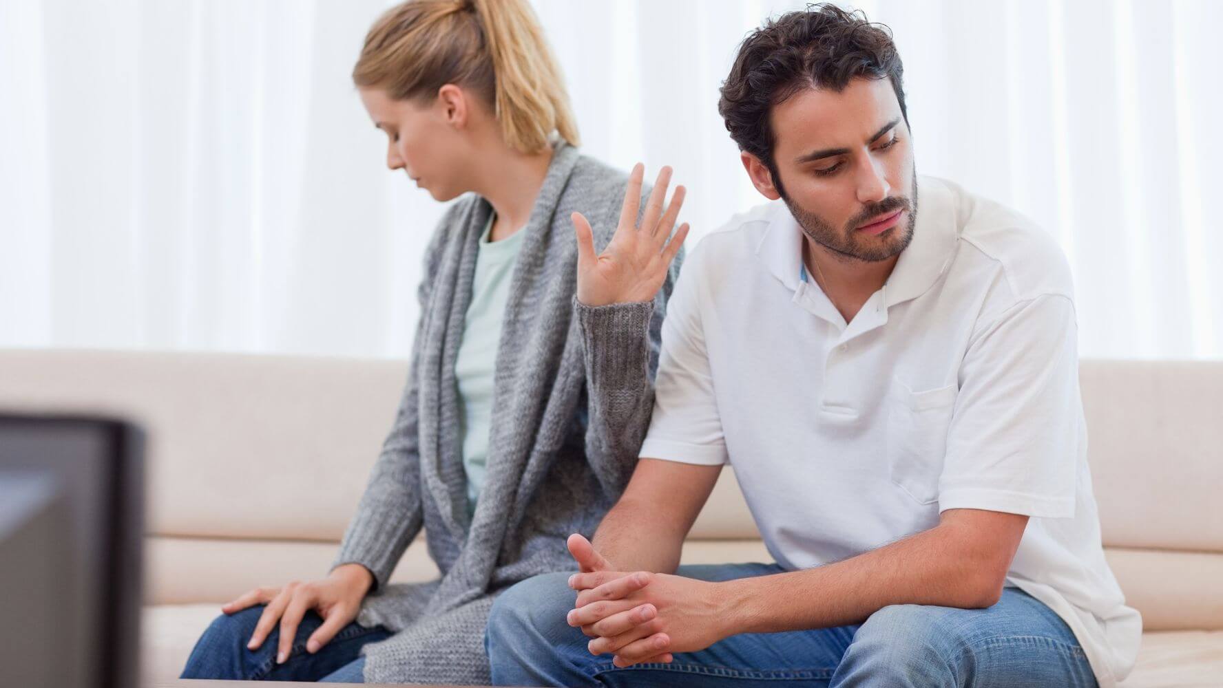 الزوج الذي ينتقد زوجته باستمرار