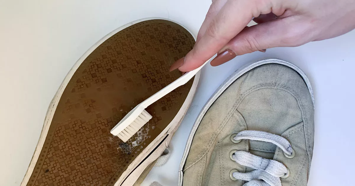 تنظيف الحذاء الأبيض