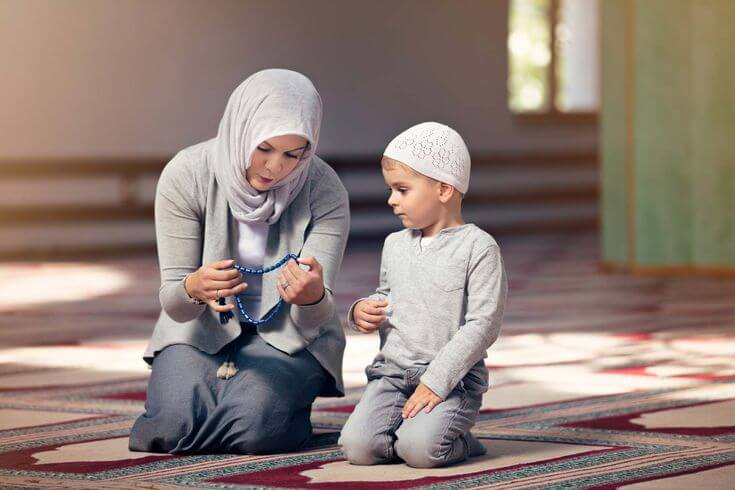 استراتيجيات فعالة لتربية الأبناء على القيم والأخلاق الإسلامية