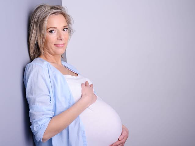 مخاطر الحمل أثناء انقطاع الطمث